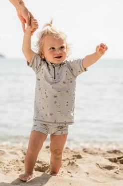 Little Dutch LD Swim T-shirt Sailors Bay 74/80 -Baby Products Store 0018192 little dutch swim t shirt sailors bay olive 62 68 sailors bay 3 5411cfa2 e4d7 4265 8605 46347fd82f04